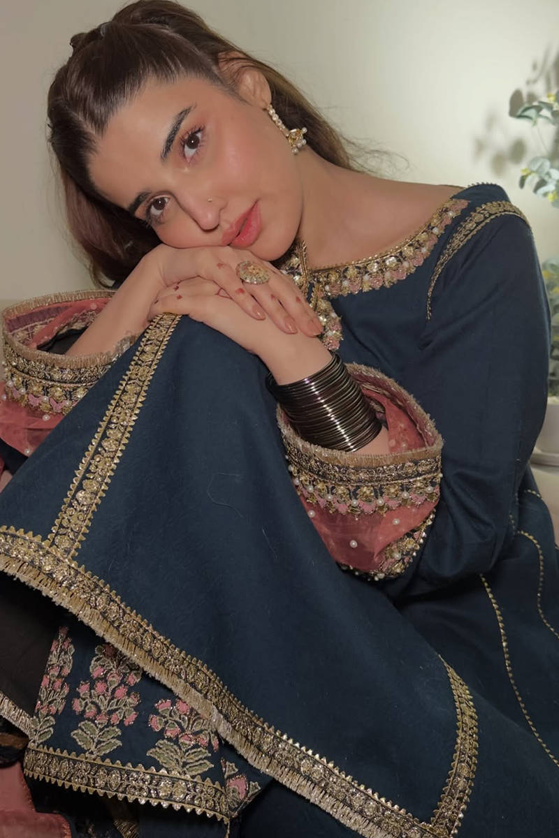 Picture of Neel-e-Raunaq