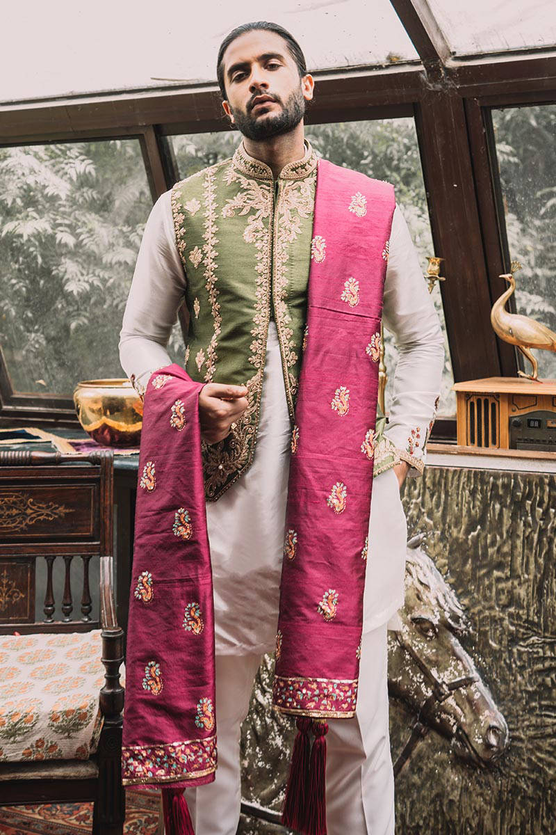 Picture of Naamdar Black